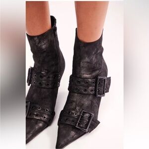 Free People Jeffrey Campbell Deja Vu Buckle Boots Distressed Pointy size 11